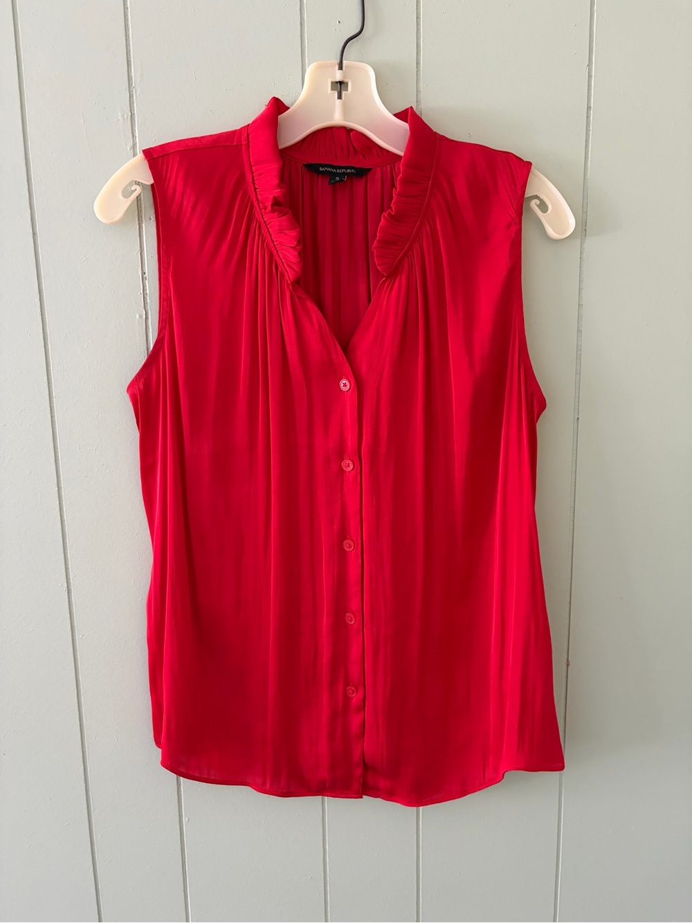 Banana Republic Bright Red Sleeveless Ruffle Collar Button-Front Blouse